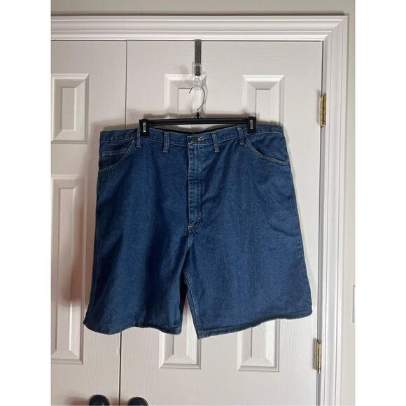 Wrangler Denim Relaxed Fit Shorts Size 46 - Picture 1 of 3